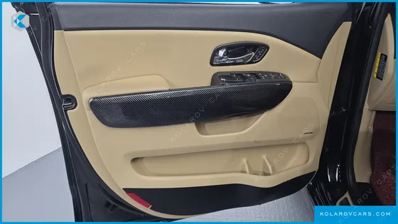 KIA CARNIVAL 9-SEATER HI-LIMOUSINE