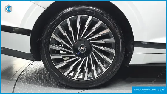 HYUNDAI GRANDEUR 2,5 GASOLINE 2WD
