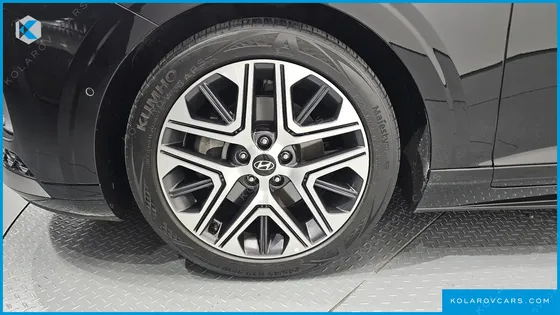HYUNDAI GRANDEUR 2,5 GASOLINE 2WD