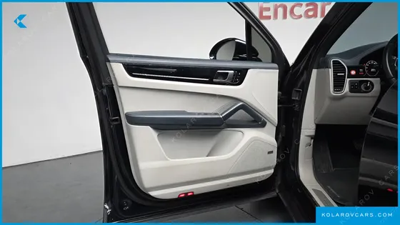 PORSCHE CAYENNE 3.0
