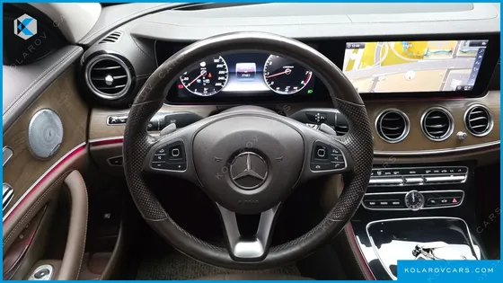 MERCEDES E-CLASS E300 4MATIC EXCLUSIVE
