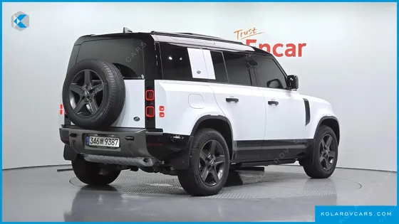 LAND ROVER DEFENDER 110 P300 X-DYNAMIC SE