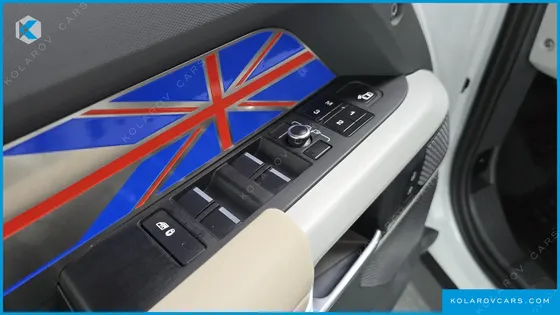 LAND ROVER DEFENDER 110 P300 X-DYNAMIC SE