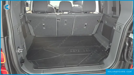 LAND ROVER DEFENDER 110 P300 X-DYNAMIC SE