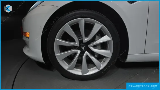 TESLA MODEL 3 STANDARD RANGE PLUE RWD