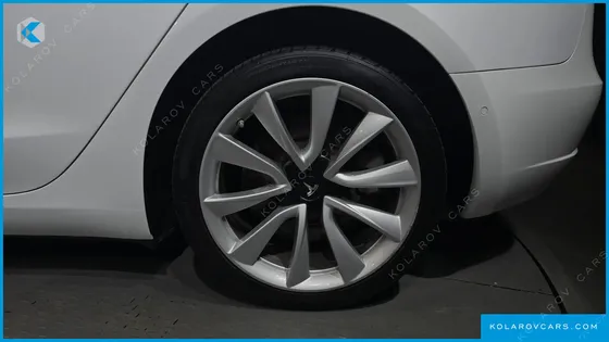 TESLA MODEL 3 STANDARD RANGE PLUE RWD