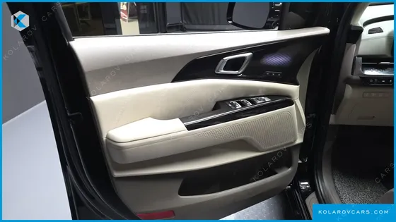 KIA CARNIVAL 9-SEATER HI-LIMOUSINE