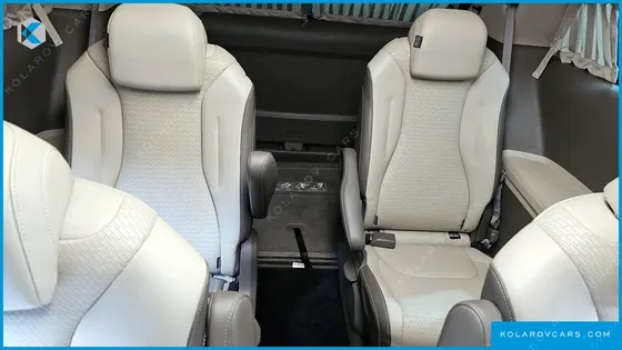 KIA CARNIVAL 9-SEATER HI-LIMOUSINE
