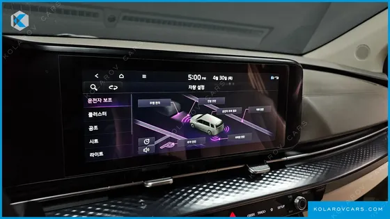 KIA CARNIVAL 9-SEATER HI-LIMOUSINE
