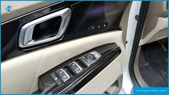 KIA CARNIVAL 9-SEATER HI-LIMOUSINE
