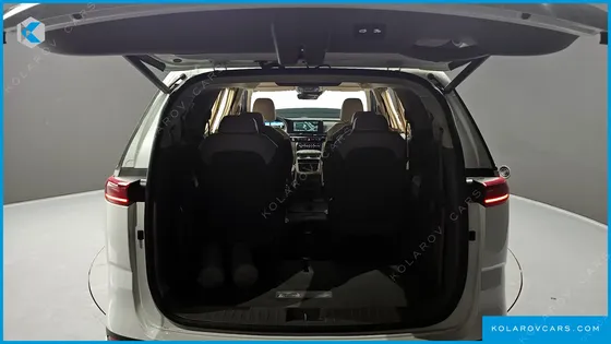KIA CARNIVAL 9-SEATER HI-LIMOUSINE