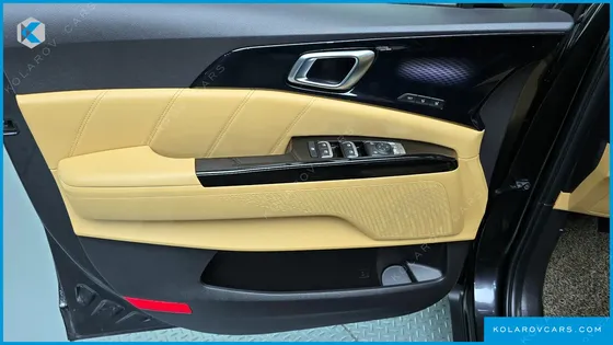 KIA CARNIVAL 9-SEATER SIGNATURE