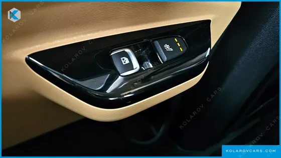 KIA CARNIVAL 9-SEATER NOBLESSE
