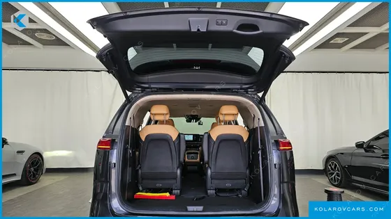 KIA CARNIVAL 9-SEATER NOBLESSE