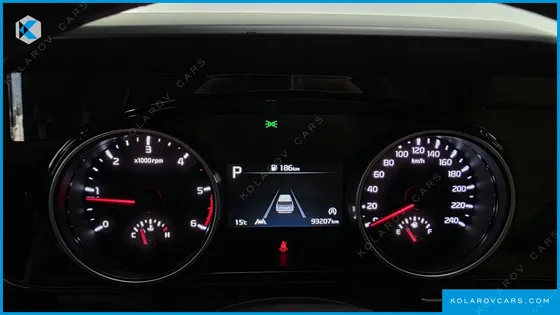 KIA CARNIVAL 9-SEATER NOBLESSE