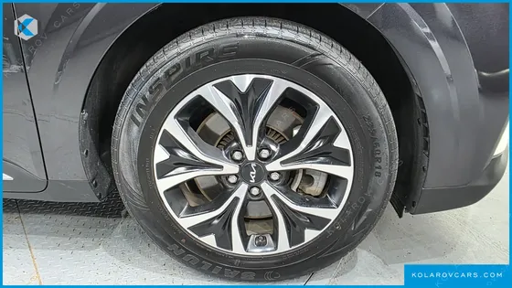 KIA CARNIVAL 9-SEATER NOBLESSE