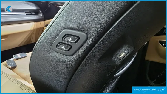 KIA CARNIVAL 9-SEATER NOBLESSE