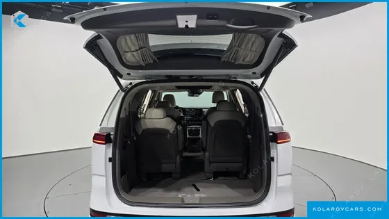 KIA CARNIVAL 9-SEATER HI-LIMOUSINE