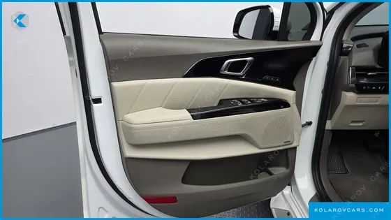 KIA CARNIVAL 9-SEATER HI-LIMOUSINE