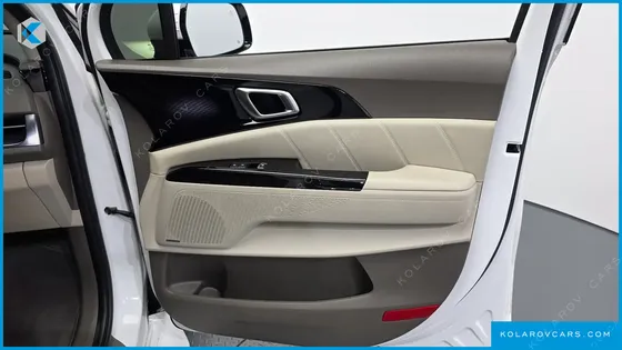 KIA CARNIVAL 9-SEATER HI-LIMOUSINE