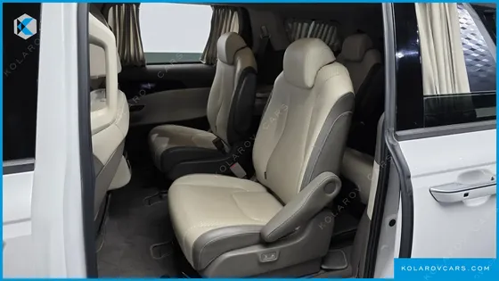 KIA CARNIVAL 9-SEATER HI-LIMOUSINE