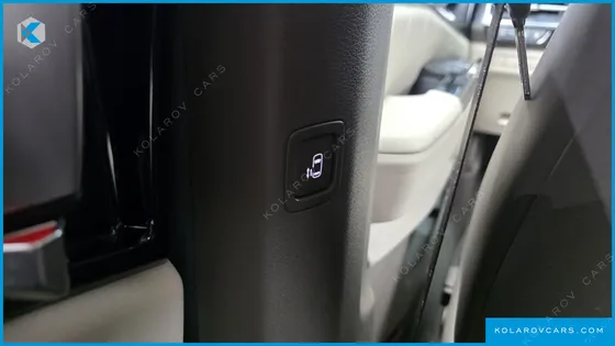 KIA CARNIVAL 9-SEATER HI-LIMOUSINE