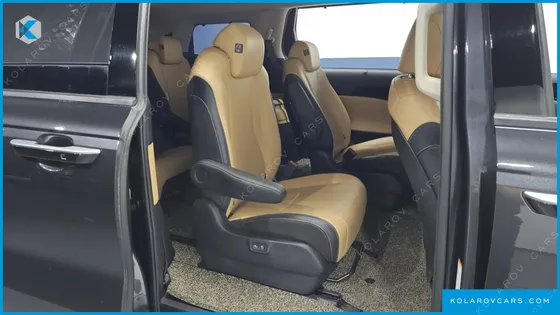 KIA CARNIVAL 9-SEATER NOBLESSE