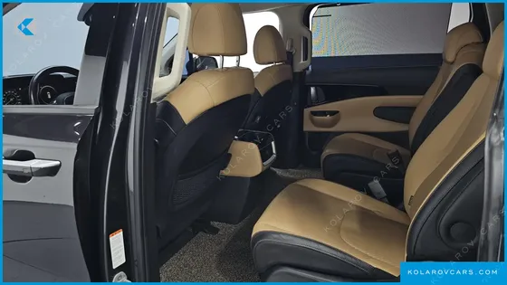 KIA CARNIVAL 9-SEATER NOBLESSE