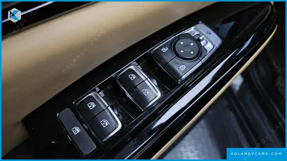 KIA CARNIVAL 9-SEATER NOBLESSE