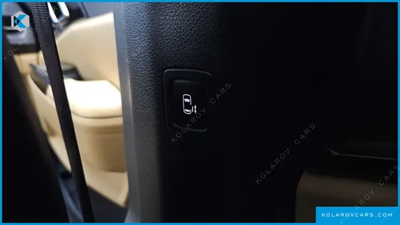 KIA CARNIVAL 9-SEATER NOBLESSE