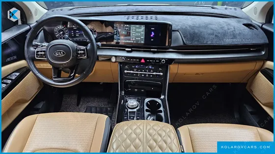 KIA CARNIVAL GASOLINE 7-SEATER SIGNATURE