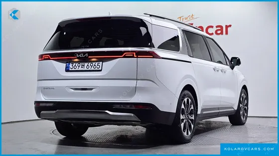 KIA CARNIVAL GASOLINE 9-SEATER SIGNATURE
