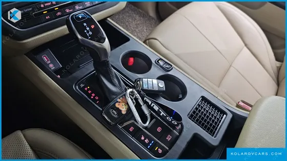 KIA CARNIVAL 9-SEATER HI-LIMOUSINE
