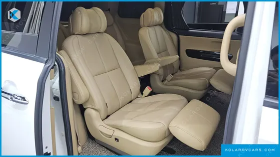 KIA CARNIVAL 9-SEATER HI-LIMOUSINE
