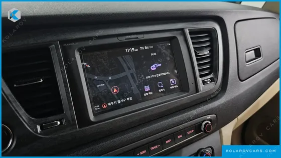 KIA CARNIVAL 9-SEATER HI-LIMOUSINE