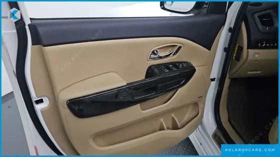 KIA CARNIVAL 9-SEATER HI-LIMOUSINE