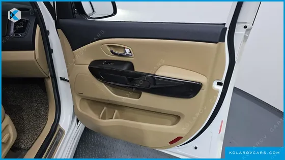 KIA CARNIVAL 9-SEATER HI-LIMOUSINE