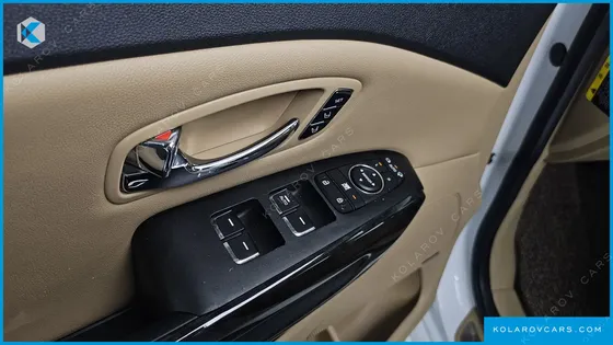 KIA CARNIVAL 9-SEATER HI-LIMOUSINE