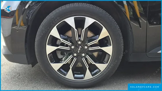 KIA CARNIVAL 9-SEATER SIGNATURE
