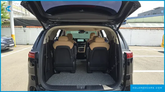 KIA CARNIVAL 9-SEATER SIGNATURE