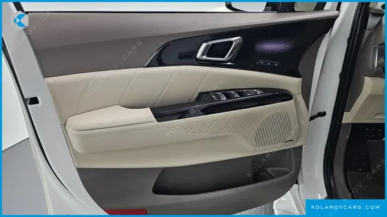 KIA CARNIVAL 9-SEATER HI-LIMOUSINE