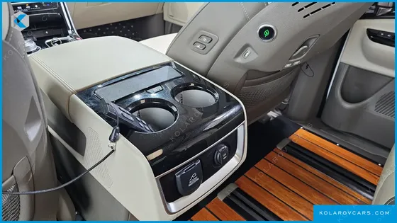 KIA CARNIVAL 9-SEATER HI-LIMOUSINE