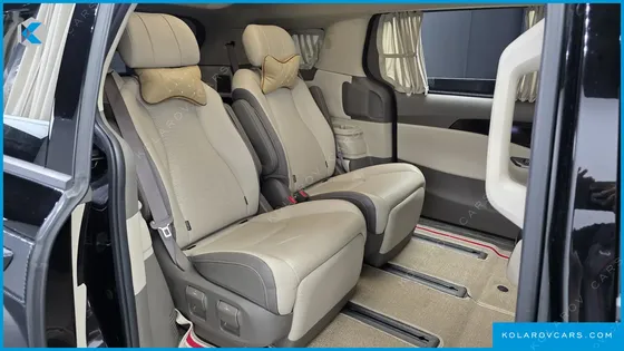 KIA CARNIVAL 7-SEATER HI-LIMOUSINE