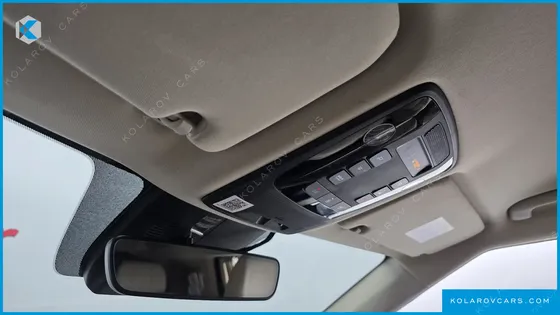 KIA CARNIVAL 7-SEATER HI-LIMOUSINE