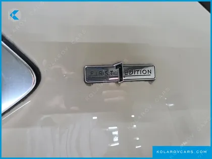 BENTLEY BENTAYGA 4.0 V8 EWB FIRST EDITION