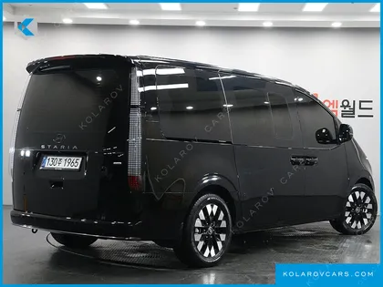 HYUNDAI STARIA 4WD LOUNGE 9-SEATER