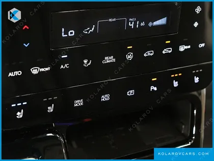 HYUNDAI STARIA 4WD LOUNGE 9-SEATER