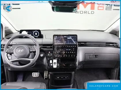 HYUNDAI STARIA 4WD LOUNGE 9-SEATER