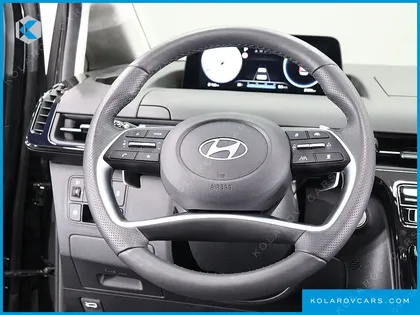 HYUNDAI STARIA 4WD LOUNGE 9-SEATER