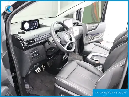 HYUNDAI STARIA 4WD LOUNGE 9-SEATER